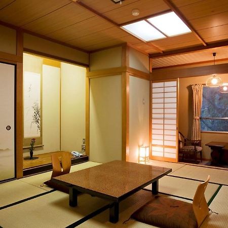 Hananosato Onsen Sansuikan ทะกะสึกิ ภายนอก รูปภาพ